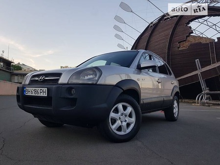 Hyundai Tucson 2006  випуску Одеса з двигуном 2 л дизель позашляховик механіка за 6399 долл. 