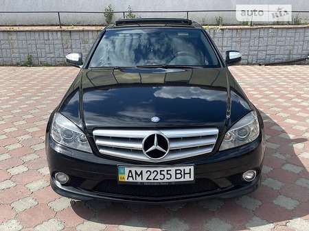 Mercedes-Benz C 300 2008  випуску Київ з двигуном 3 л бензин седан автомат за 10500 долл. 