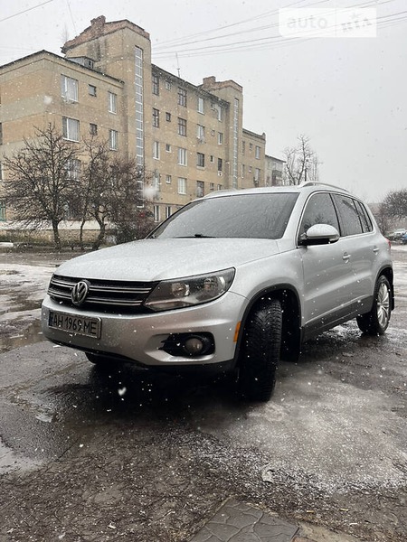 Volkswagen Tiguan 2012  випуску Ужгород з двигуном 2 л бензин позашляховик автомат за 13000 долл. 