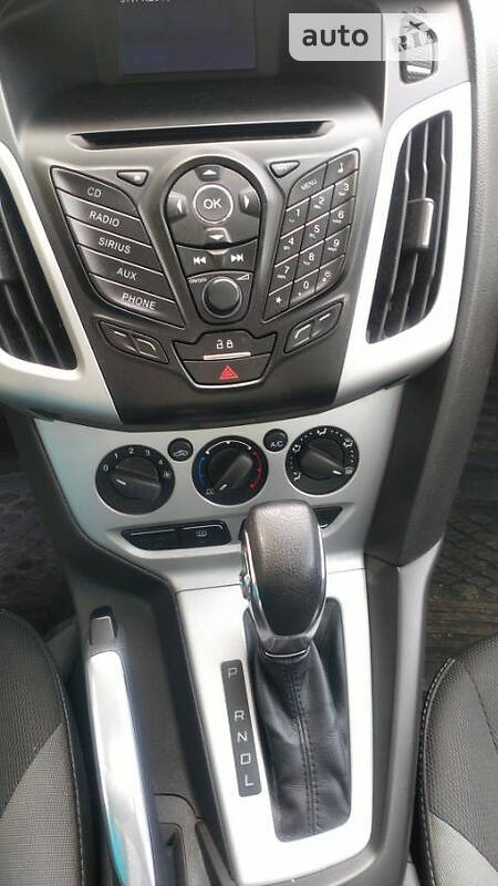 Ford Focus 2013  випуску Чернігів з двигуном 2 л бензин седан автомат за 7650 долл. 