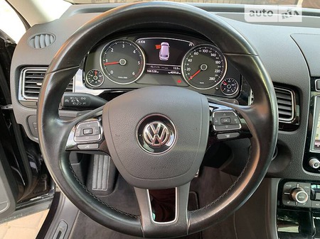 Volkswagen Touareg 2018  випуску Київ з двигуном 3 л дизель позашляховик автомат за 40500 долл. 