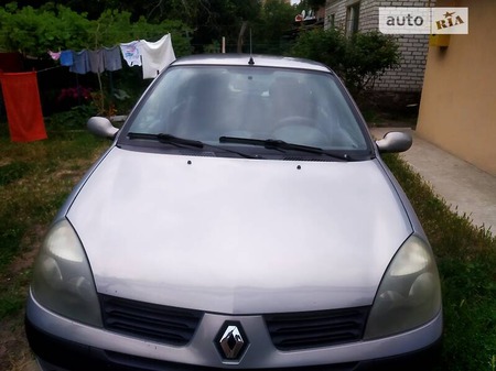 Renault Symbol 2005  випуску Полтава з двигуном 1.4 л бензин седан механіка за 3200 долл. 