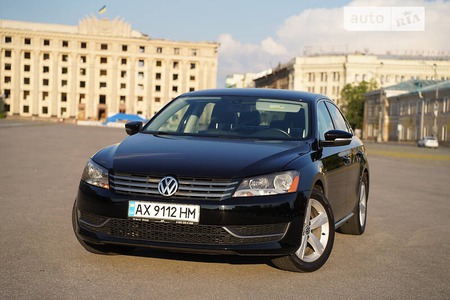 Volkswagen Passat 2014  випуску Харків з двигуном 1.8 л бензин седан автомат за 12100 долл. 