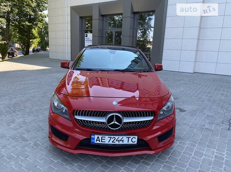Mercedes-Benz CLA 250 2014  випуску Дніпро з двигуном 2 л бензин седан автомат за 16200 долл. 