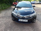 Toyota Corolla 2013 Чернігів 1.6 л  седан 