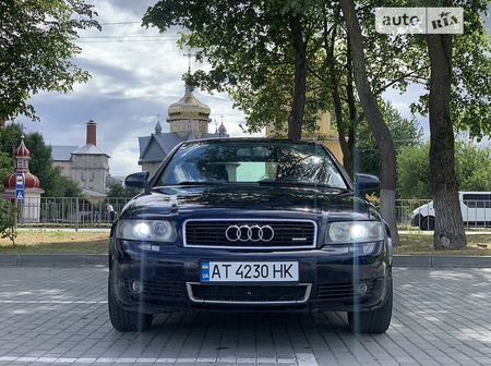 Audi A4 Limousine 2004  випуску Івано-Франківськ з двигуном 2.5 л дизель седан механіка за 5200 долл. 