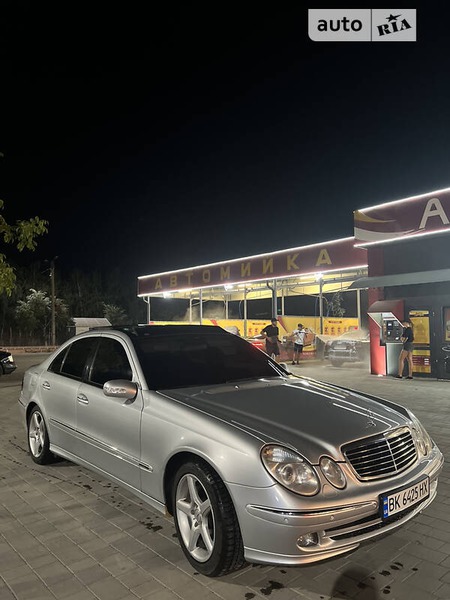 Mercedes-Benz E 280 2005  випуску Ужгород з двигуном 3 л дизель седан автомат за 8500 долл. 