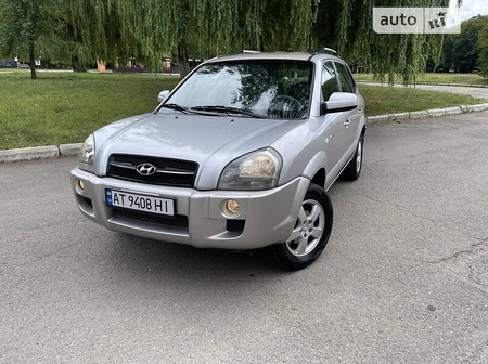 Hyundai Tucson 2005  випуску Івано-Франківськ з двигуном 2 л дизель позашляховик механіка за 7500 долл. 