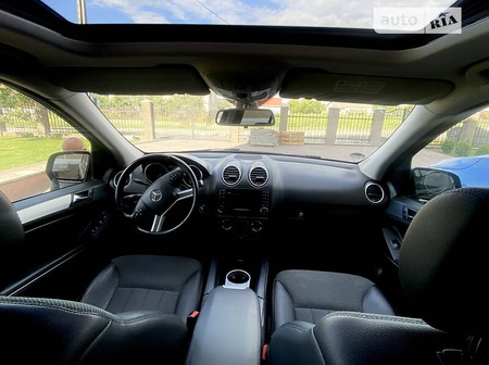 Mercedes-Benz ML 300 2009  випуску Тернопіль з двигуном 3 л дизель позашляховик автомат за 16000 долл. 