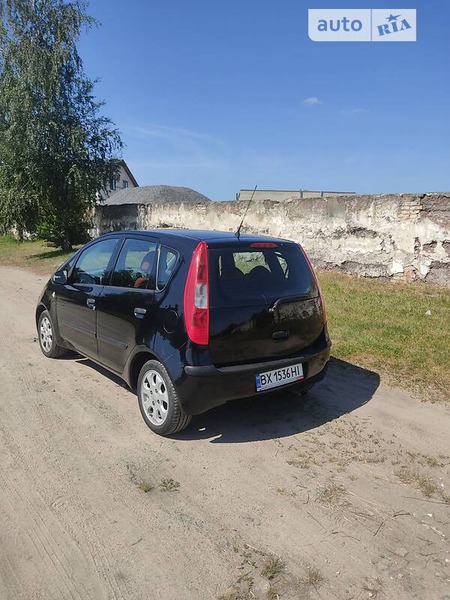 Mitsubishi Colt 2004  випуску Рівне з двигуном 1.5 л дизель хэтчбек механіка за 3799 долл. 