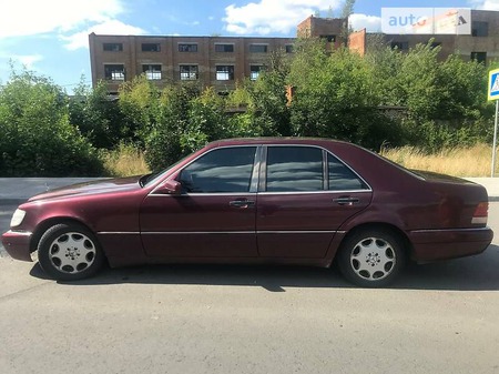 Mercedes-Benz S 500 1996  випуску Львів з двигуном 5 л бензин седан  за 3100 долл. 