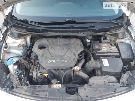 Hyundai i30 2013  випуску Київ з двигуном 1.6 л бензин хэтчбек механіка за 9999 долл. 