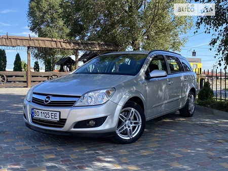 Opel Astra 2007  выпуска Тернополь с двигателем 1.9 л дизель универсал механика за 4450 долл. 