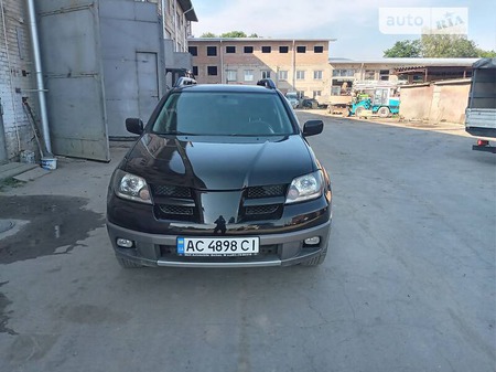 Mitsubishi Outlander 2003  випуску Луцьк з двигуном 2 л  позашляховик механіка за 4999 долл. 