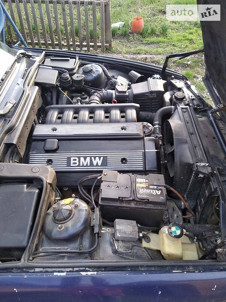 BMW 525 1990  випуску Кропивницький з двигуном 2.5 л бензин седан механіка за 3700 долл. 