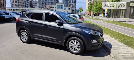 Hyundai Tucson 2019  випуску Київ з двигуном 2 л  позашляховик автомат за 19990 долл. 