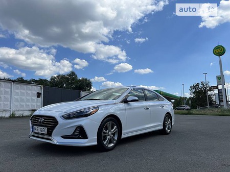 Hyundai Sonata 2017  випуску Київ з двигуном 2.4 л бензин седан автомат за 12999 долл. 