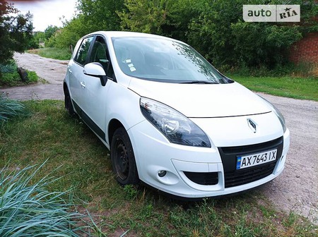 Renault Scenic 2011  випуску Харків з двигуном 1.5 л дизель мінівен механіка за 6300 долл. 