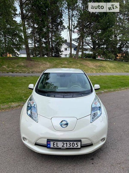 Nissan Leaf 2013  випуску Вінниця з двигуном 0 л електро хэтчбек автомат за 10850 долл. 