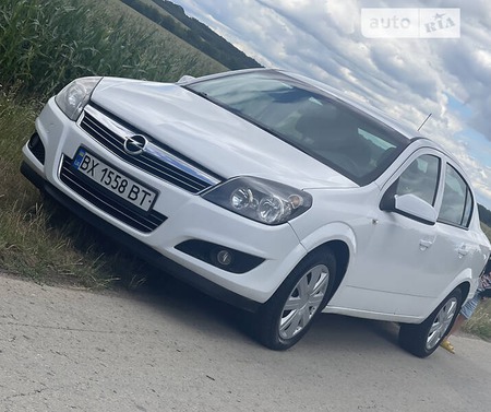 Opel Astra 2014  випуску Хмельницький з двигуном 1.6 л  седан механіка за 6500 долл. 