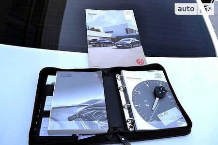 Toyota Avensis 2012  випуску Львів з двигуном 2 л бензин седан автомат за 11500 долл. 