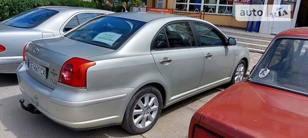 Toyota Avensis 2005  випуску Чернівці з двигуном 2 л дизель седан механіка за 6300 долл. 