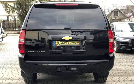 Chevrolet Suburban 2013  випуску Івано-Франківськ з двигуном 5.4 л бензин позашляховик автомат за 25999 долл. 