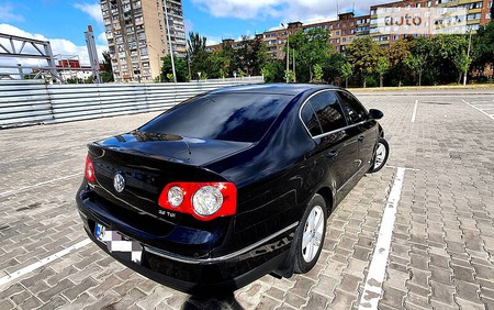 Volkswagen Passat 2008  випуску Дніпро з двигуном 2 л дизель седан автомат за 8400 долл. 