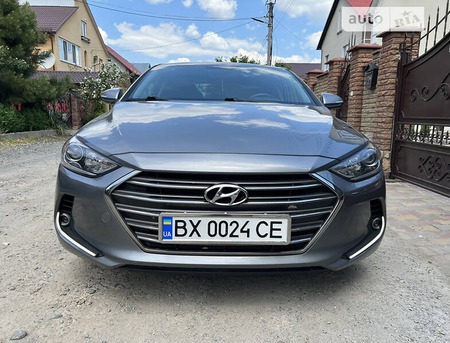 Hyundai Elantra 2017  випуску Хмельницький з двигуном 1.6 л  седан механіка за 13500 долл. 