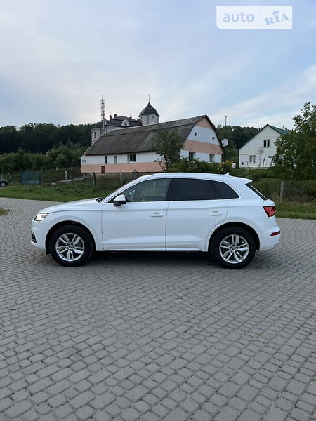 Audi Q5 2020  випуску Львів з двигуном 2 л бензин позашляховик автомат за 29999 долл. 