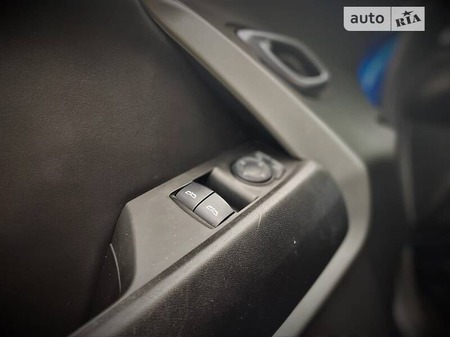 Chevrolet Camaro 2017  випуску Чернівці з двигуном 3.6 л бензин седан автомат за 25000 долл. 
