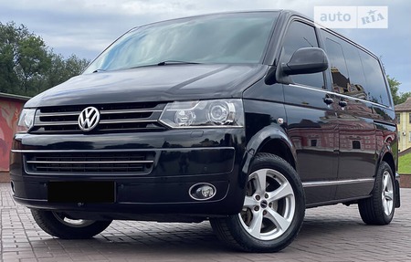 Volkswagen Multivan 2012  випуску Дніпро з двигуном 2 л дизель мінівен автомат за 28500 долл. 