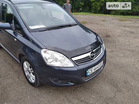 Opel Zafira Tourer 2009  випуску Чернівці з двигуном 1.6 л  універсал механіка за 6300 долл. 