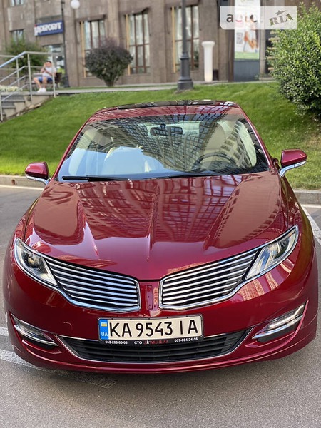 Lincoln MKZ 2013  випуску Київ з двигуном 3.7 л бензин седан автомат за 16500 долл. 