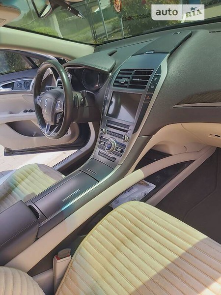 Lincoln MKZ 2018  випуску Київ з двигуном 2 л бензин седан автомат за 19999 долл. 