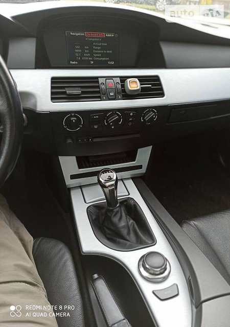 BMW 520 2006  випуску Дніпро з двигуном 2 л дизель універсал механіка за 8999 долл. 