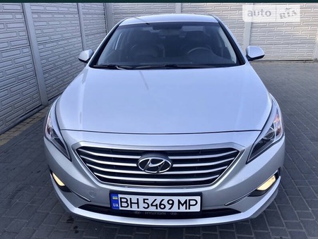 Hyundai Sonata 2015  випуску Одеса з двигуном 2 л газ седан автомат за 8200 долл. 