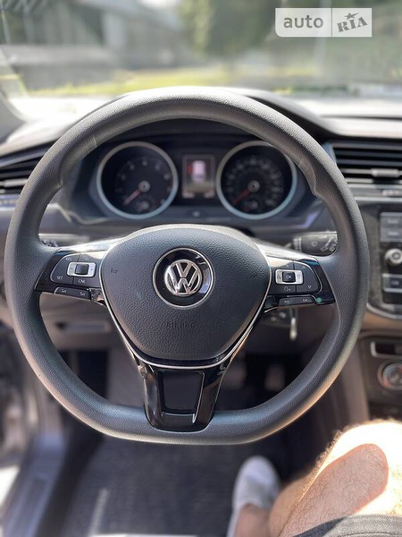 Volkswagen Tiguan 2017  випуску Харків з двигуном 2 л бензин позашляховик автомат за 19000 долл. 