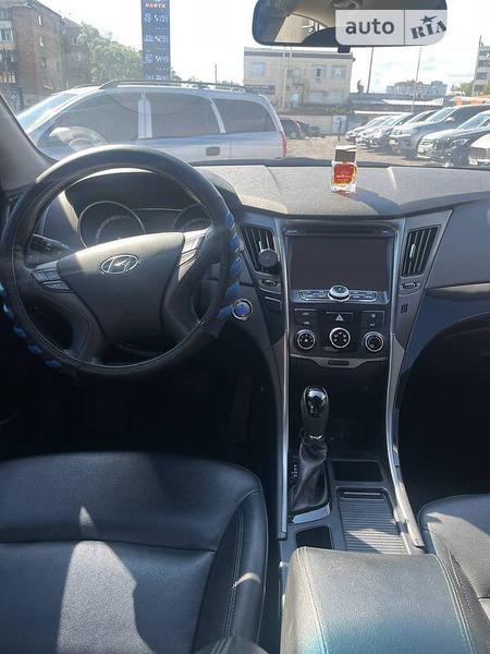 Hyundai Sonata 2014  випуску Київ з двигуном 2 л газ седан автомат за 7100 долл. 