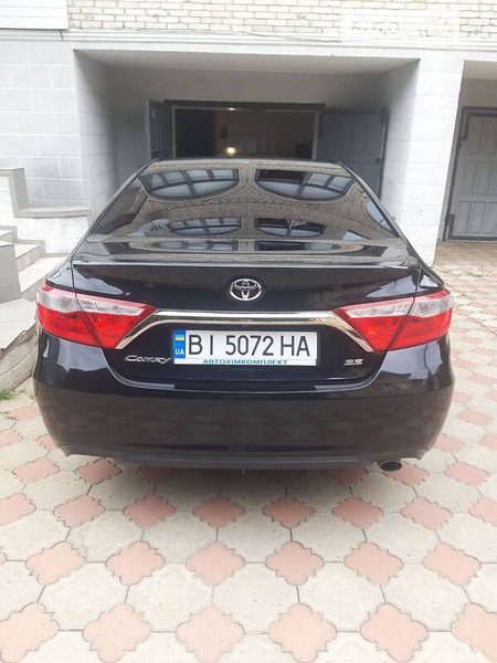 Toyota Camry 2015  випуску Чернівці з двигуном 2.5 л бензин седан автомат за 16500 долл. 