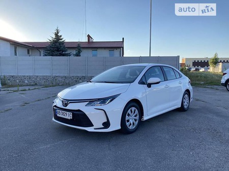 Toyota Corolla 2020  випуску Вінниця з двигуном 1.6 л  седан механіка за 14500 долл. 