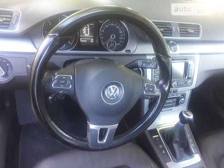 Volkswagen Passat 2010  випуску Львів з двигуном 1.6 л дизель універсал механіка за 10500 долл. 