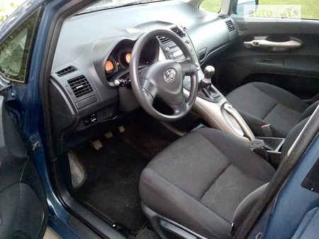 Toyota Auris 2007  випуску Вінниця з двигуном 1.4 л дизель хэтчбек механіка за 6990 долл. 