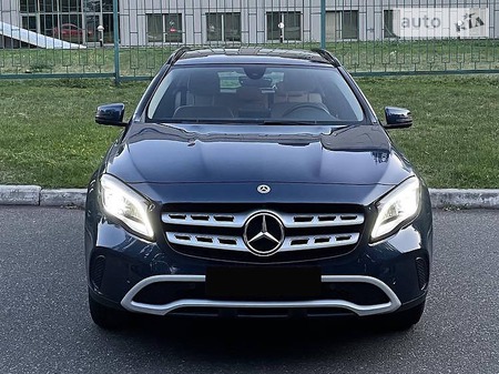 Mercedes-Benz GLA 200 2019  випуску Київ з двигуном 1.6 л бензин позашляховик  за 30000 долл. 