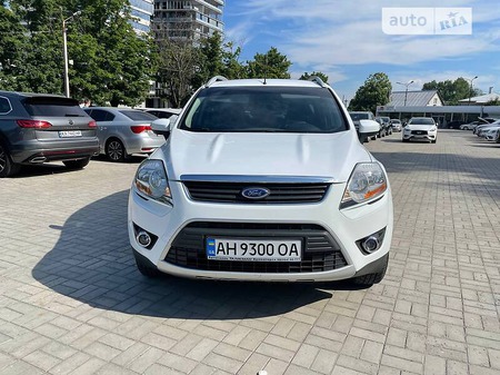 Ford Kuga 2010  випуску Дніпро з двигуном 2.5 л  позашляховик автомат за 11950 долл. 