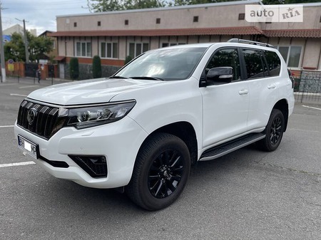 Toyota Land Cruiser Prado 2021  випуску Одеса з двигуном 2.8 л дизель позашляховик автомат за 55000 долл. 