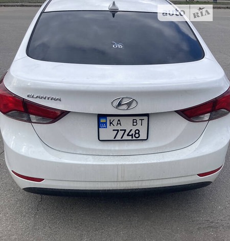 Hyundai Elantra 2015  випуску Київ з двигуном 1.8 л  седан автомат за 11500 долл. 