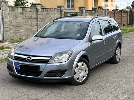 Opel Astra 2006  випуску Рівне з двигуном 1.6 л бензин універсал механіка за 4350 долл. 