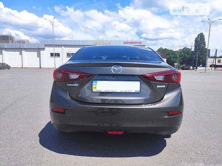 Mazda 3 2017  випуску Київ з двигуном 1.5 л бензин седан автомат за 14800 долл. 