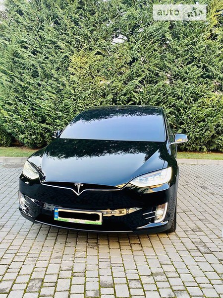 Tesla X 2018  випуску Одеса з двигуном 0 л електро позашляховик автомат за 63999 долл. 